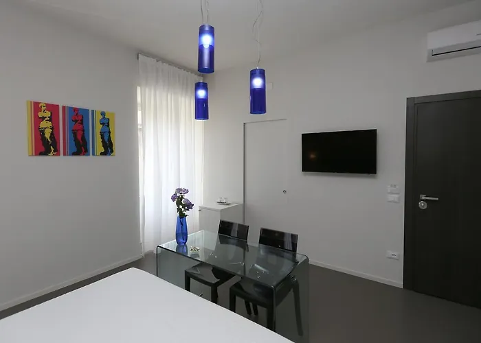 Residenza Crescenzio 게스트하우스 4*