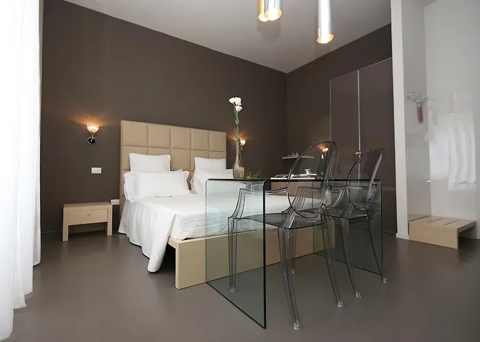Residenza Crescenzio 게스트하우스 4*